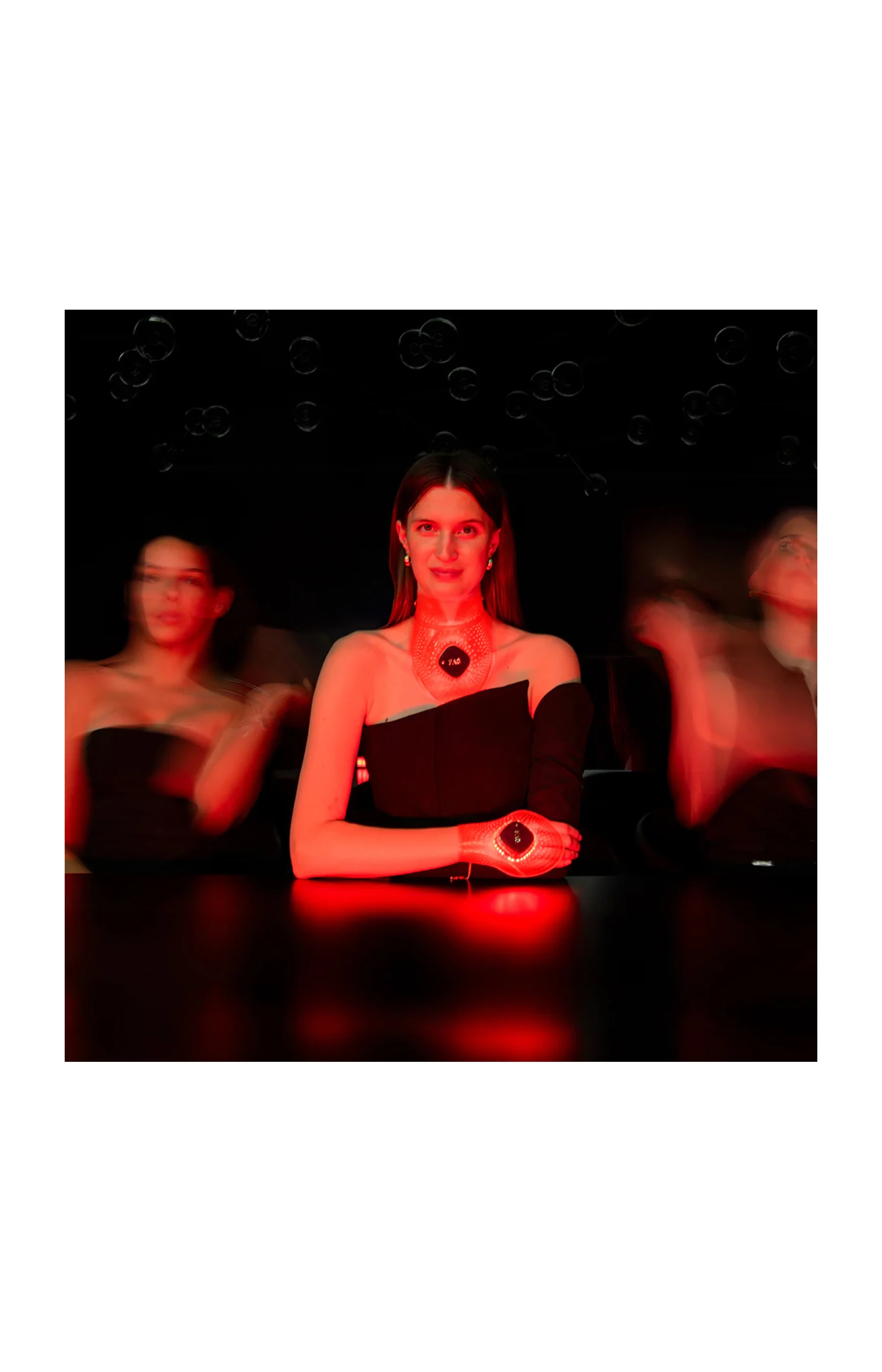 FAQ™ 211 - Masque LED anti-âge - Cou & décolleté - Image 4