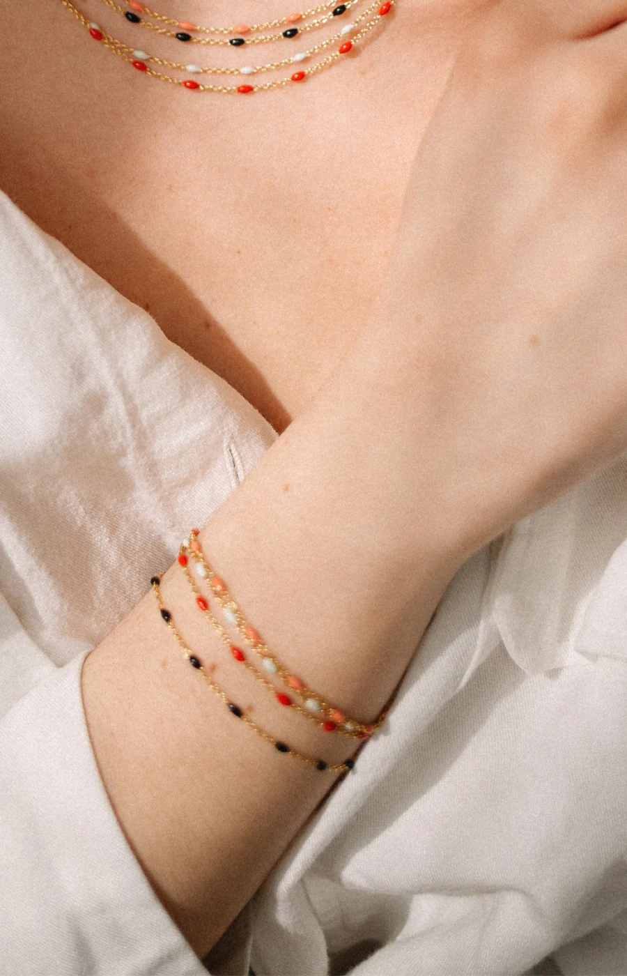 Bougie parfumée - Petite attention - Bracelet acier inoxydable doré & rouge - 200 g - Image 2